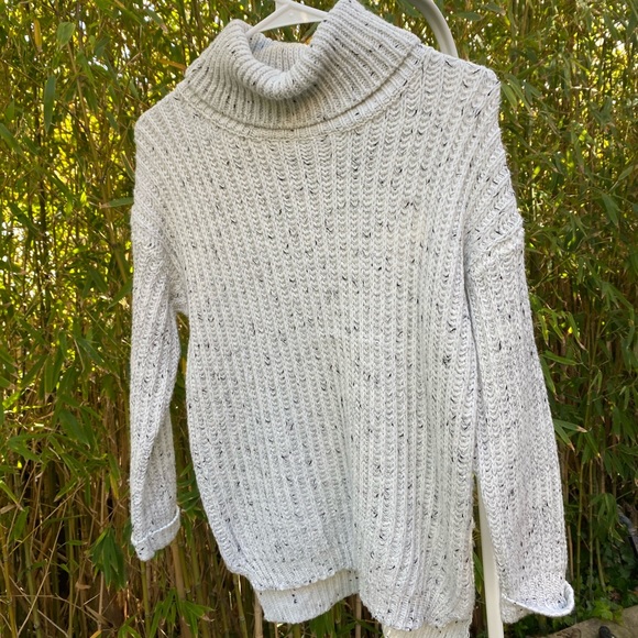 Mieeion turtleneck sweater - Picture 1 of 3